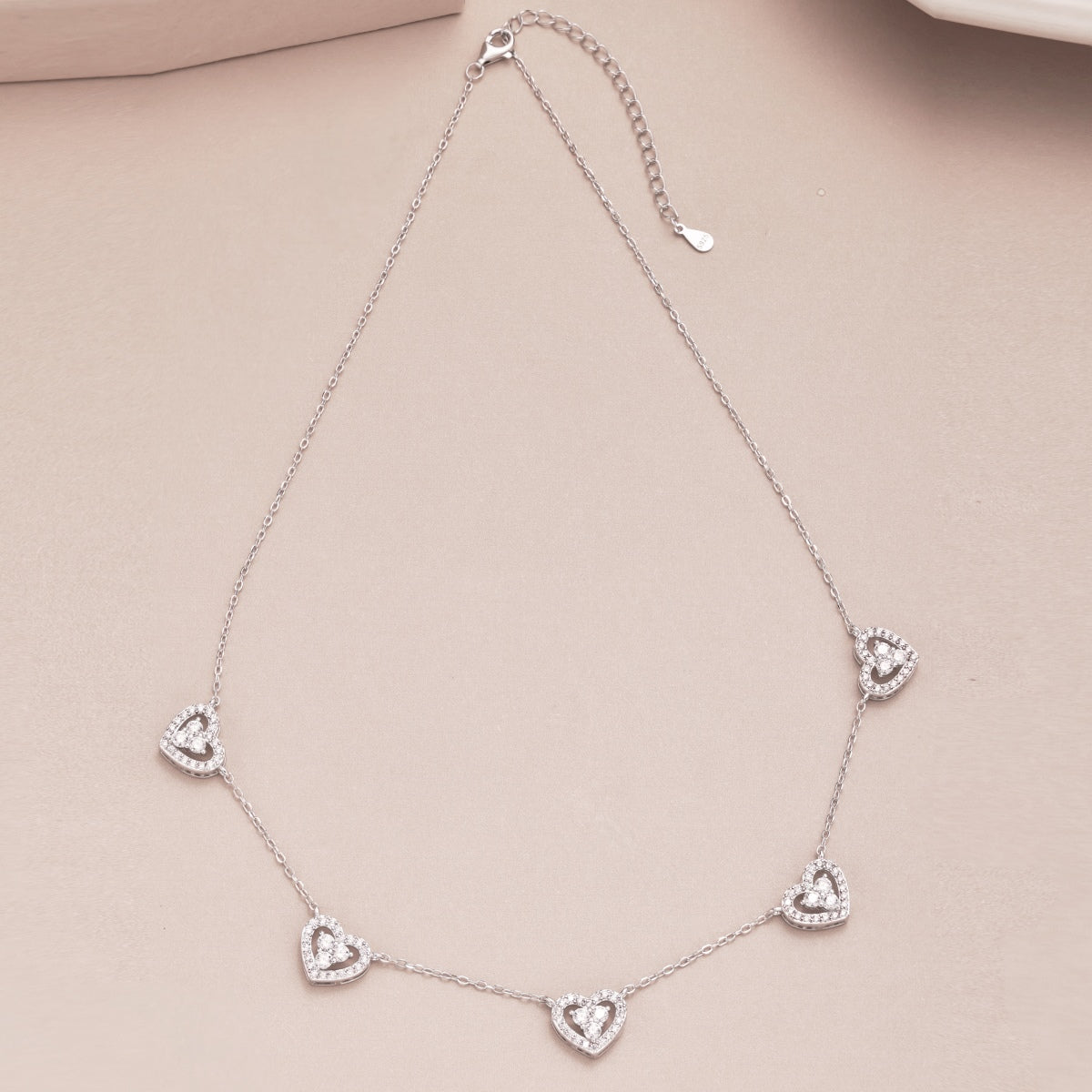 [kincade]Sparkling Five Heart Necklace