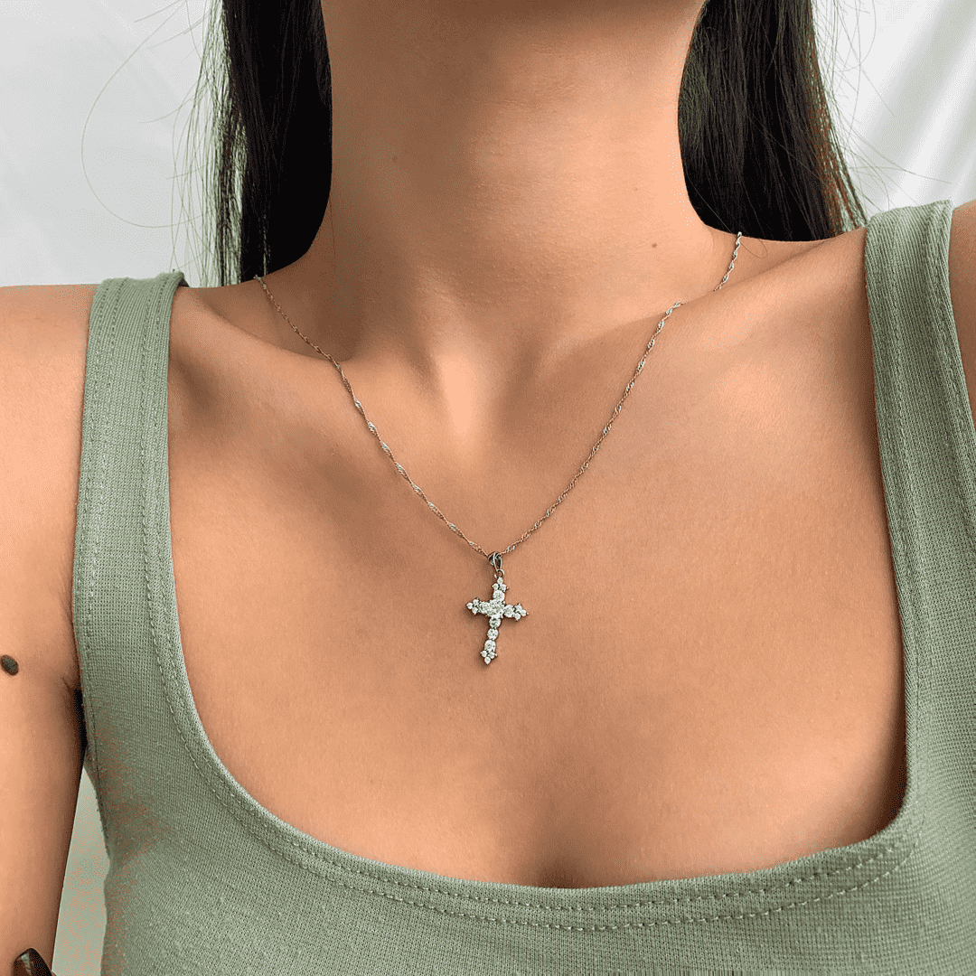 [kincade]Delicate Cross Shape Necklace