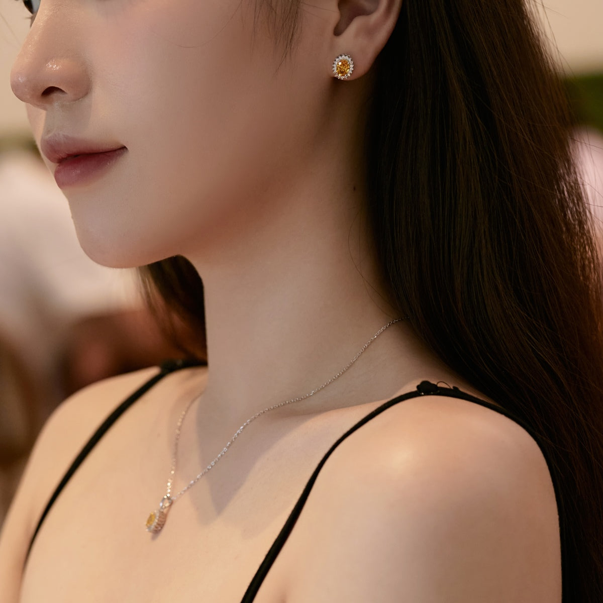 [kincade]Delicate Radiant Oval Cut Daily Earrings