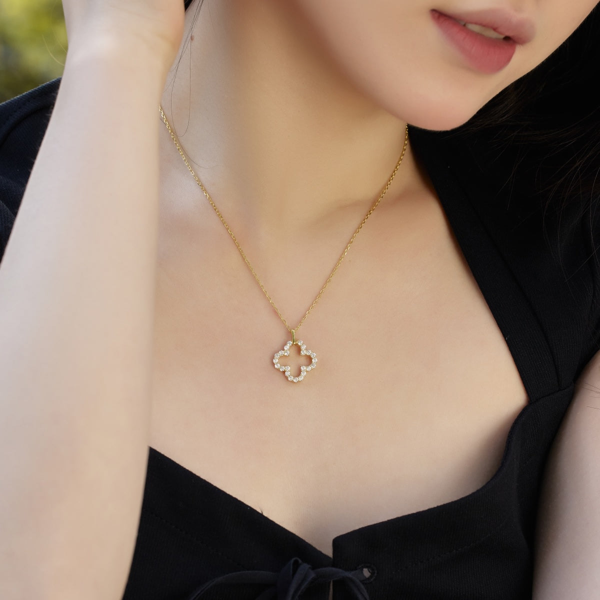 [kincade]Four-Leaf Clover Hollow Design Exquisite Necklace