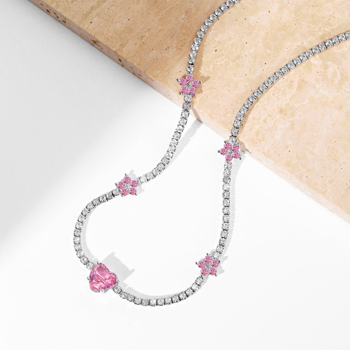 [kincade]Dazzling Pink Heart Flower Necklace