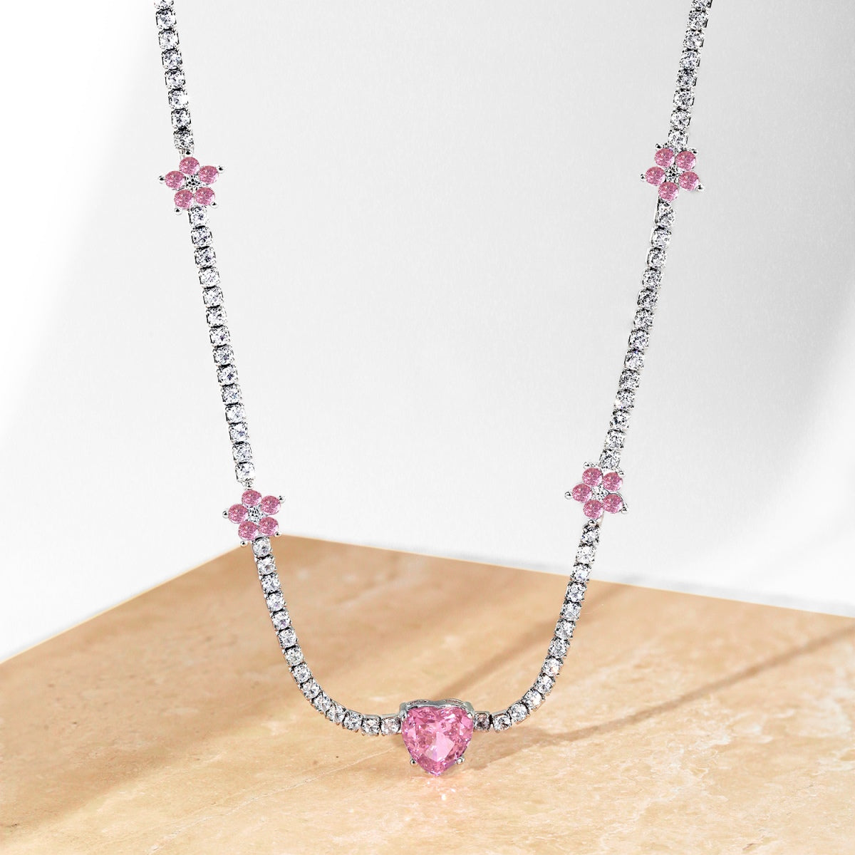 [kincade]Dazzling Pink Heart Flower Necklace