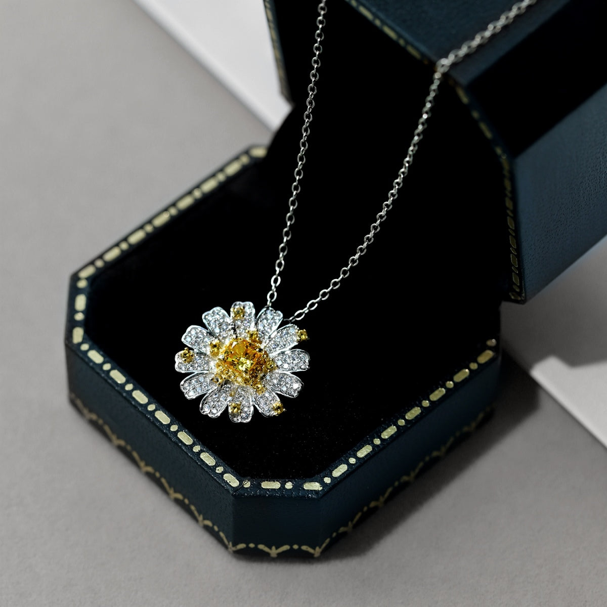 [kincade]Exquisite Daisy Necklace