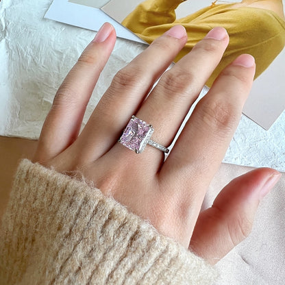 [kincade]4.0 Carat Luxurious Engagement Ring