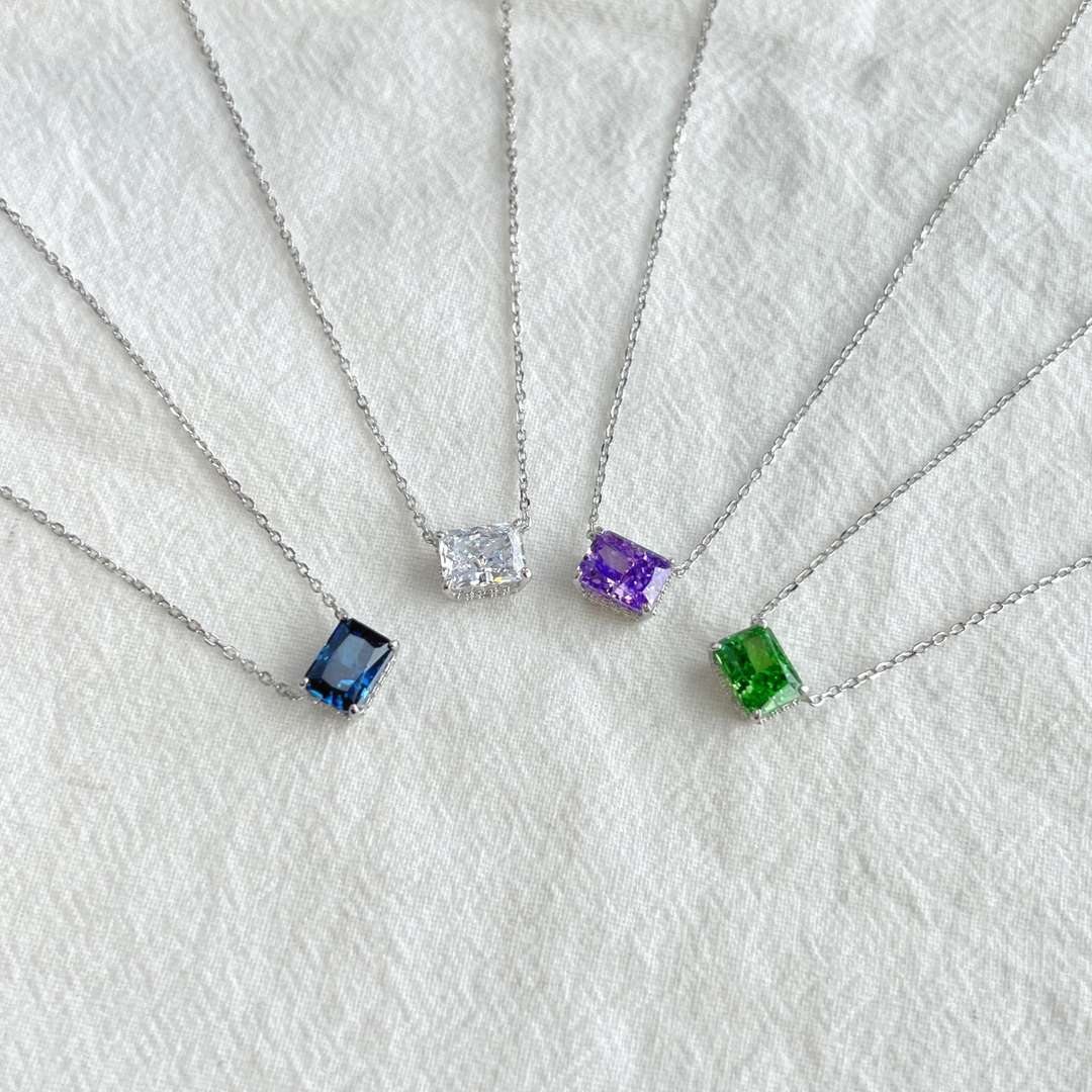 [kincade]Luxurious Square Shape Colorful Necalack