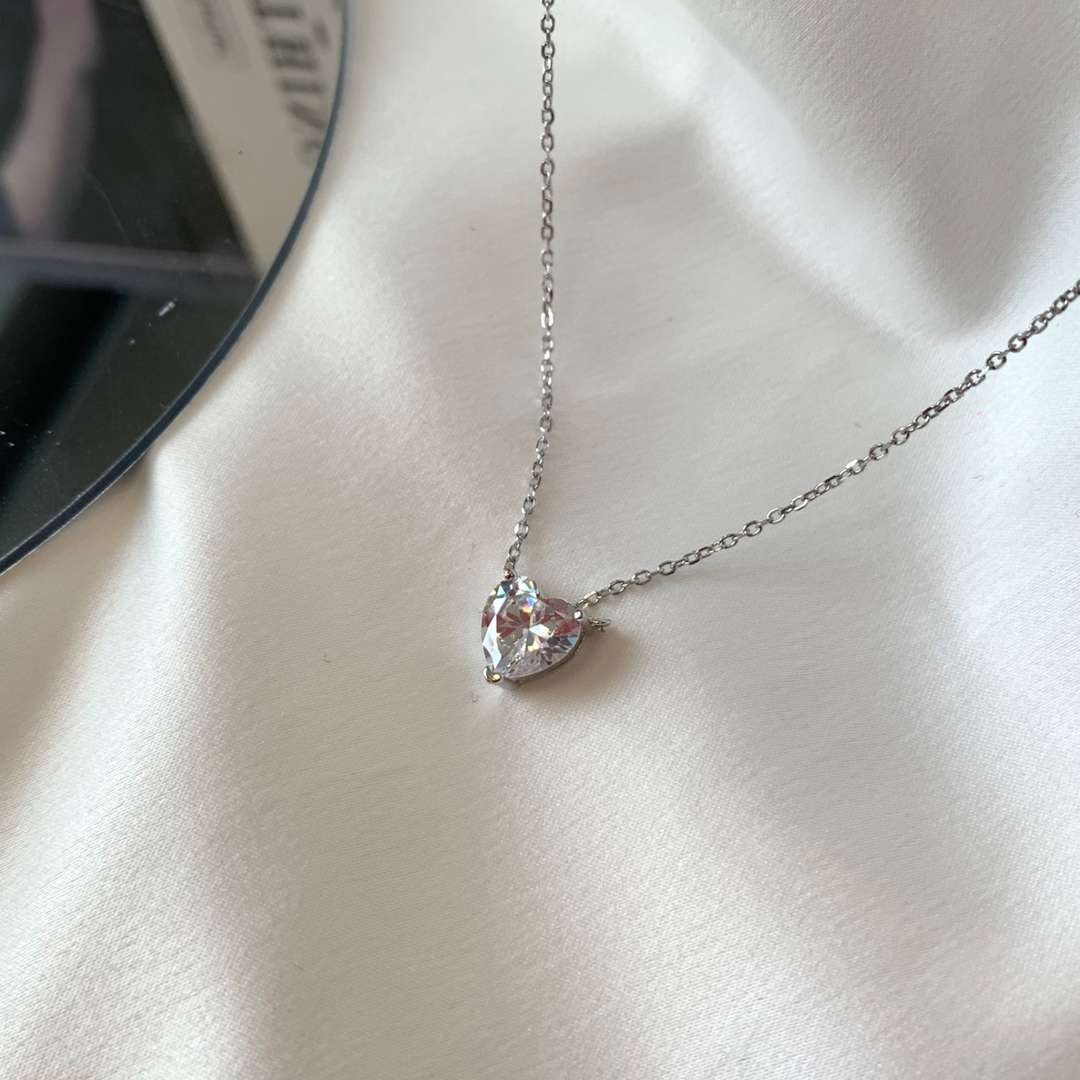 [kincade]Heart Shape Main Stone Pendant Collarbone Necklace