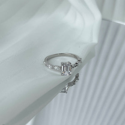 [kincade]1.0 Carat Dainty Resplendent Radiant Cut Daily Ring