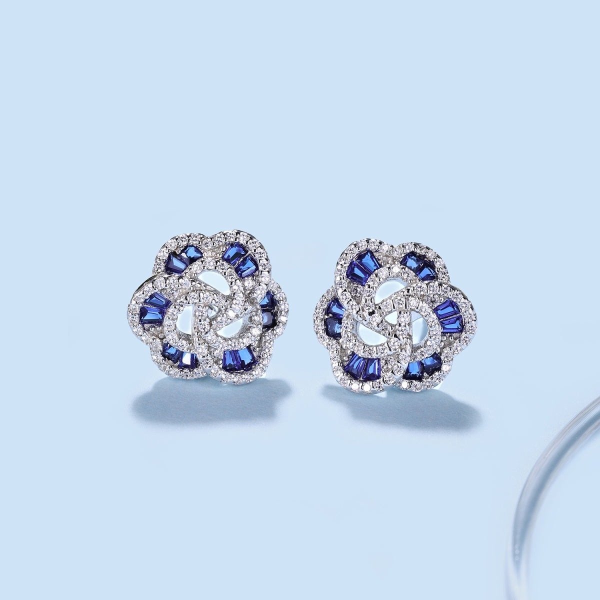 [kincade]Exquisite Flower Shape Daily Earrings