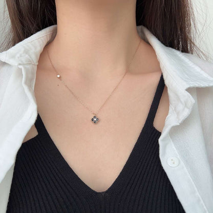 [kincade]Delicate Flower Shape Necklace