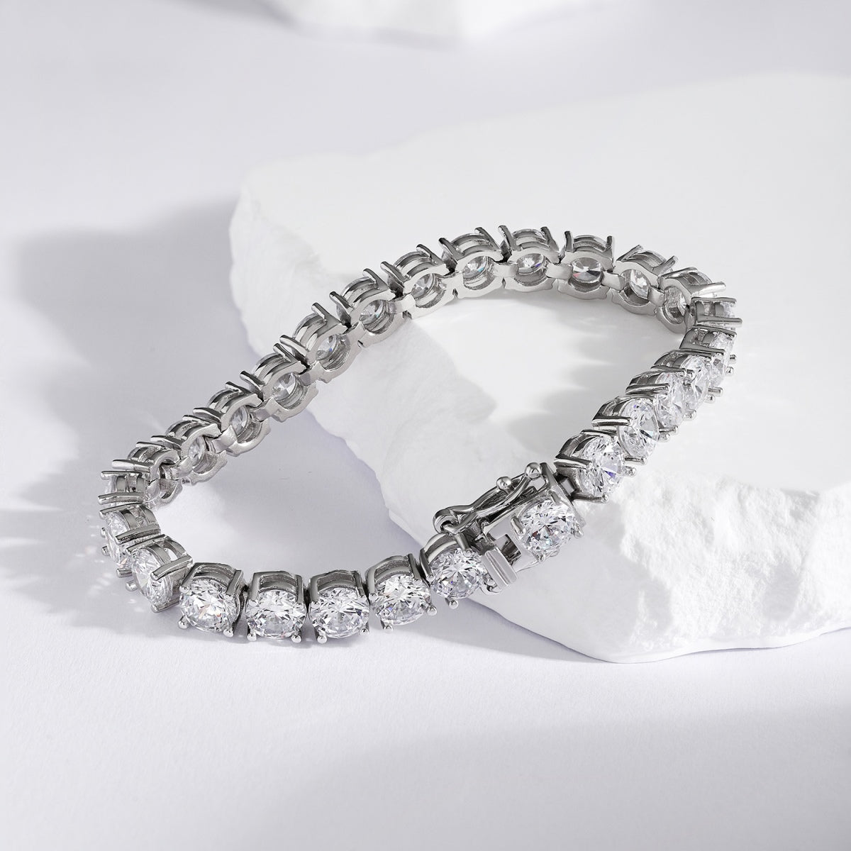 [kincade]0.75 Carat Dazzling Round Cut Wedding Bracelet