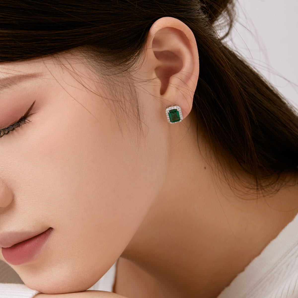 [kincade]Luxurious Dainty Emerald Cut Banquet Earrings