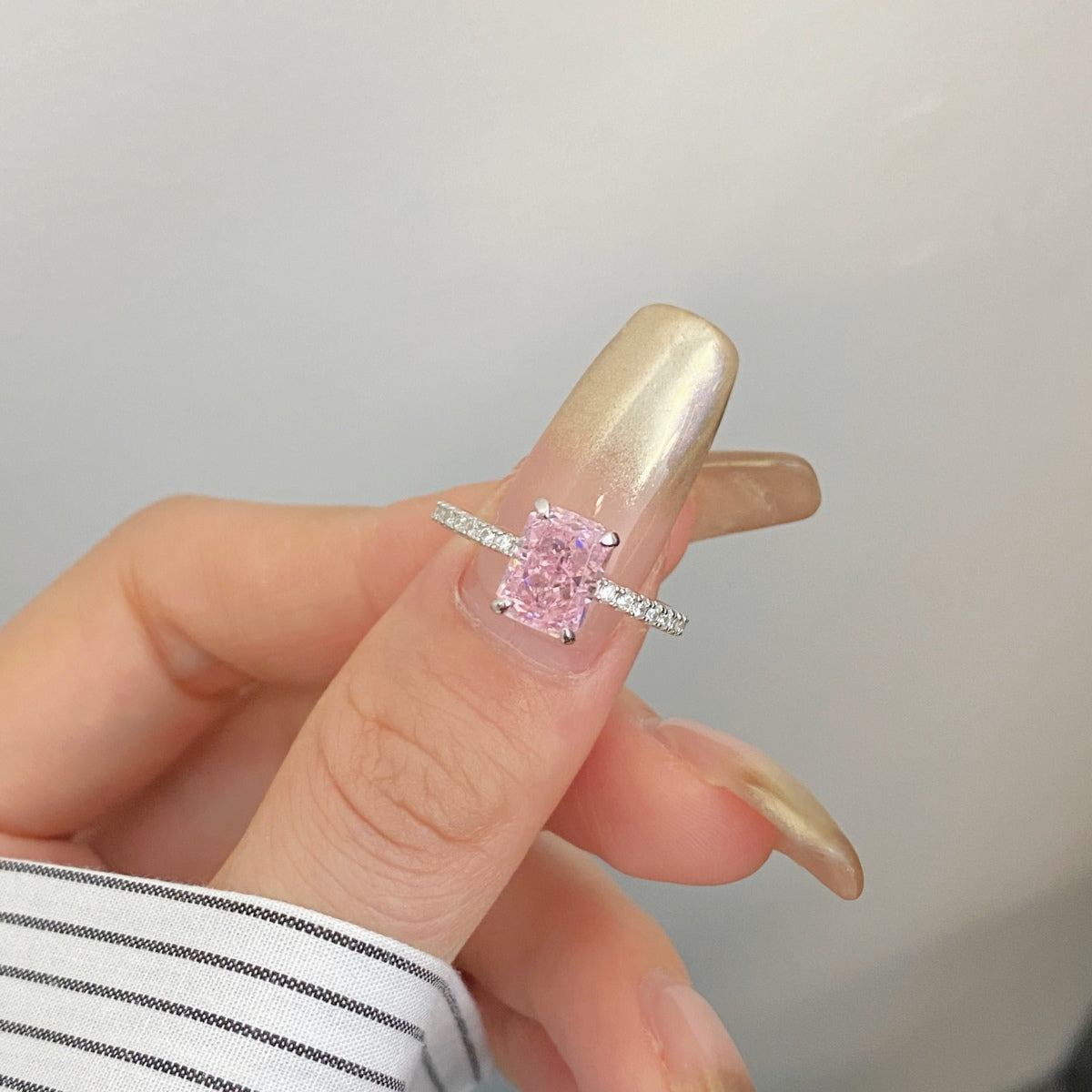 [kincade]2.0 Carat Dazzling Sparkling Radiant Cut Party Ring