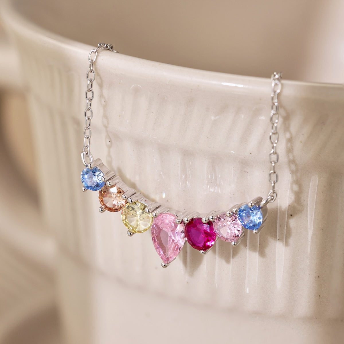 [kincade]Dainty Colorful Heart Necklace