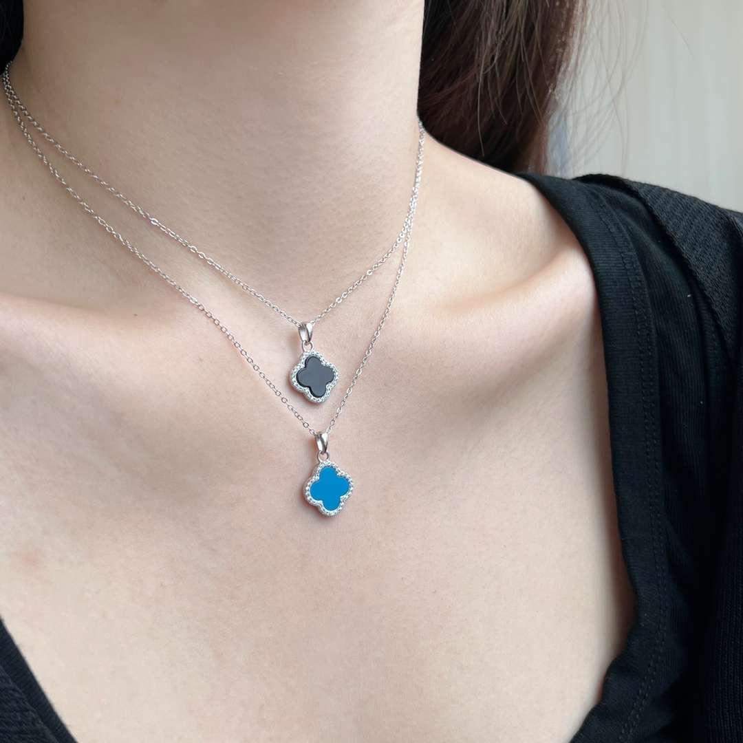 [kincade]Dainty Flower Shape Necklace