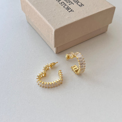 [kincade]Radiant Heart Cutout Earrings