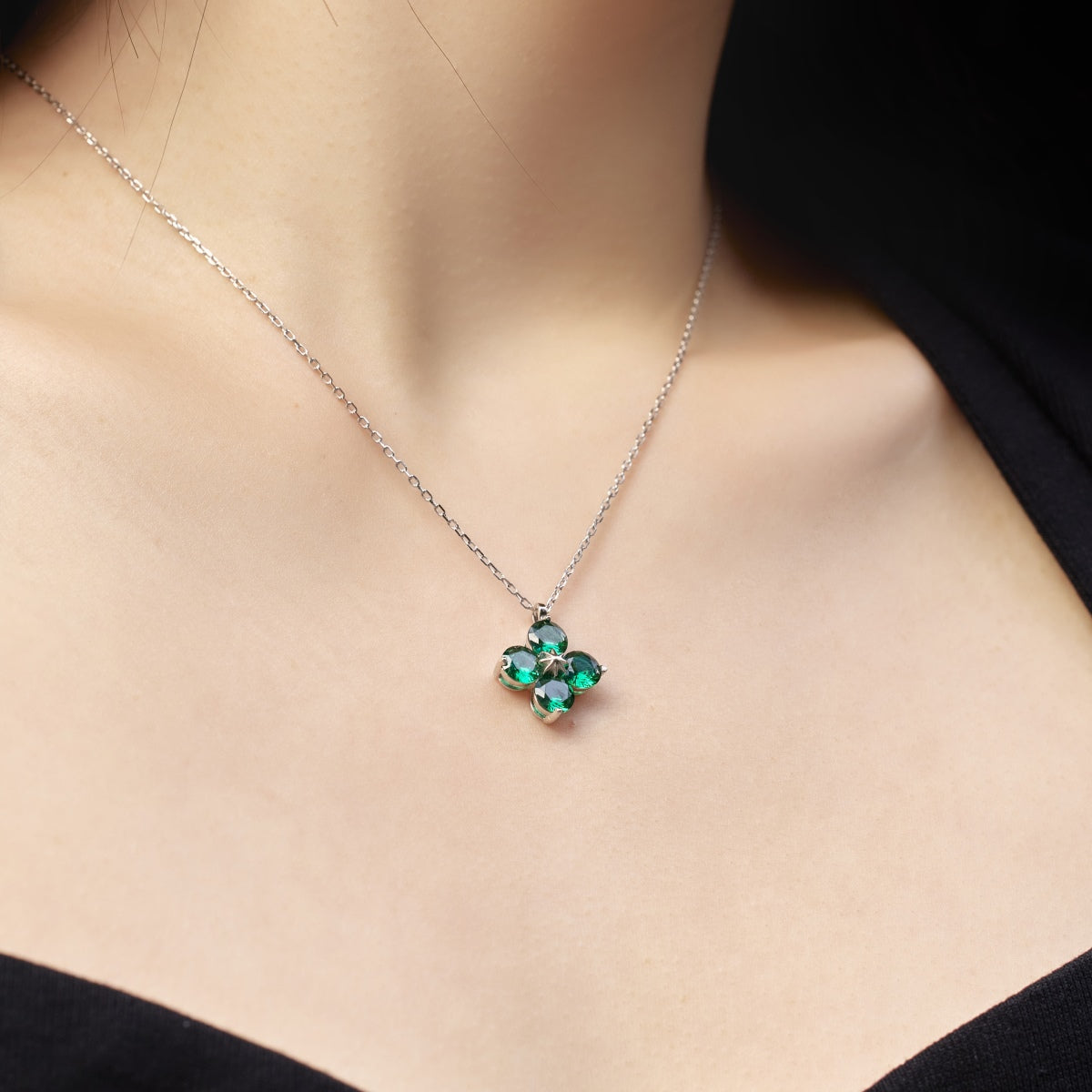 [kincade]Four-Leaf Clover And Eight-Pointed Star Necklace