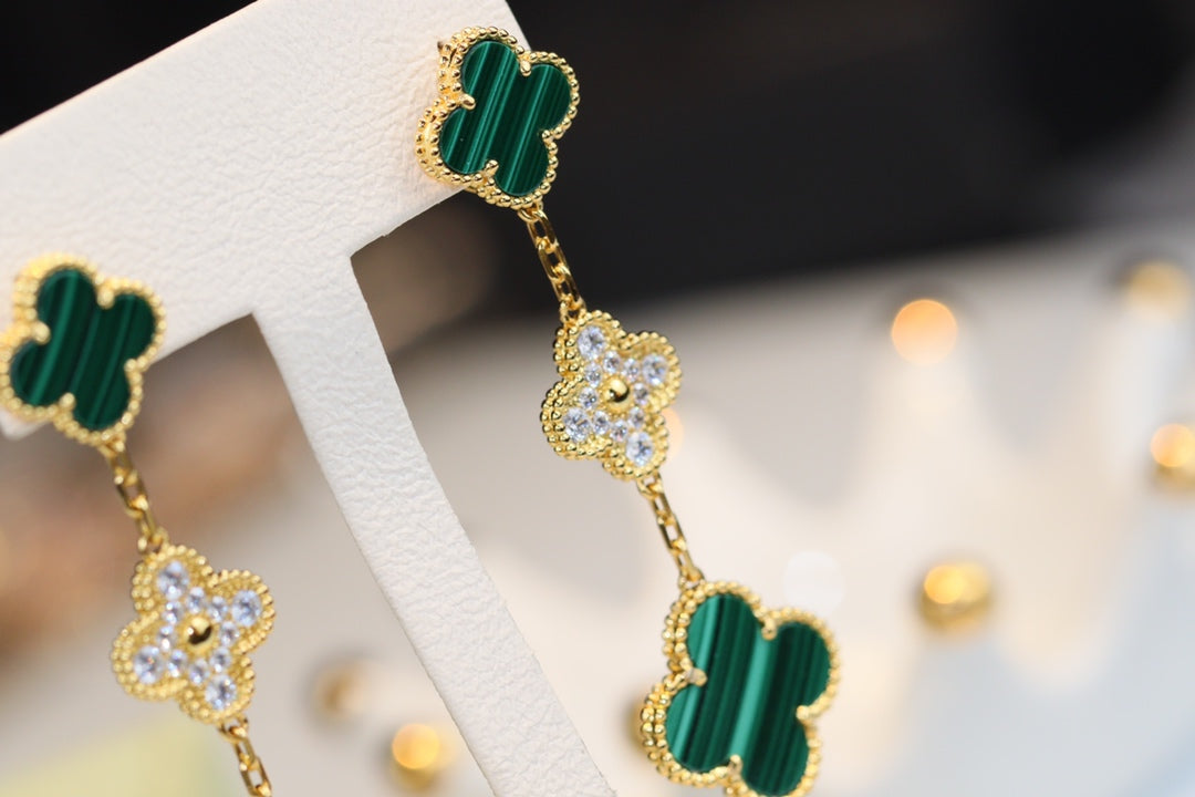 [kincade]CLOVER EARRINGS GOLD MALACHITE DIAMOND 3 MOTIF