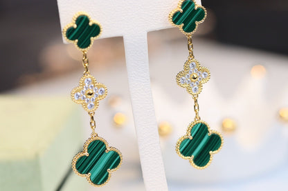 [kincade]CLOVER EARRINGS GOLD MALACHITE DIAMOND 3 MOTIF