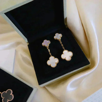 [kincade]CLOVER 2 MOTIF WHITE MOP EARRINGS