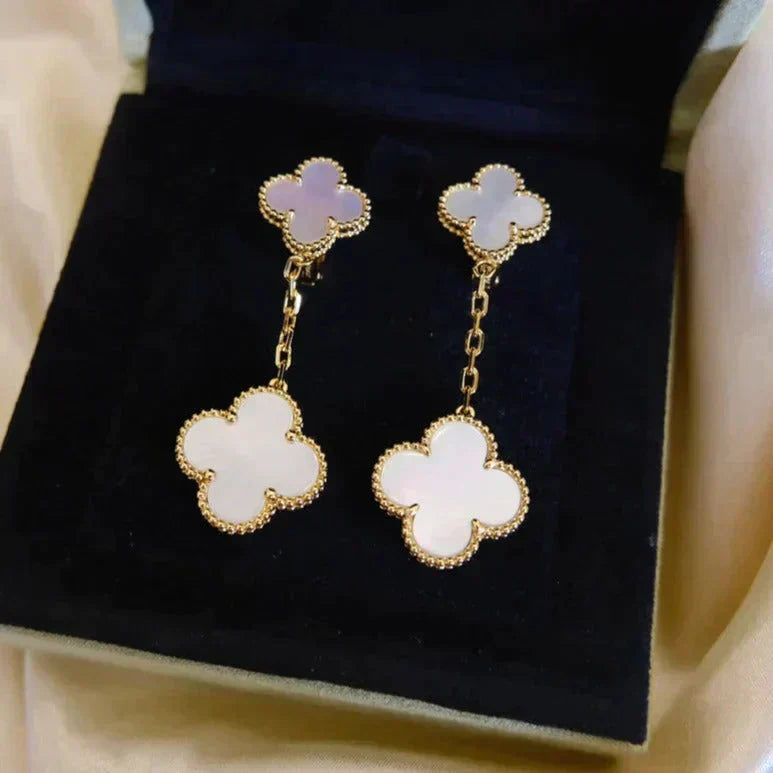 [kincade]CLOVER 2 MOTIF WHITE MOP EARRINGS