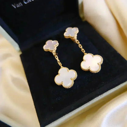 [kincade]CLOVER 2 MOTIF WHITE MOP EARRINGS