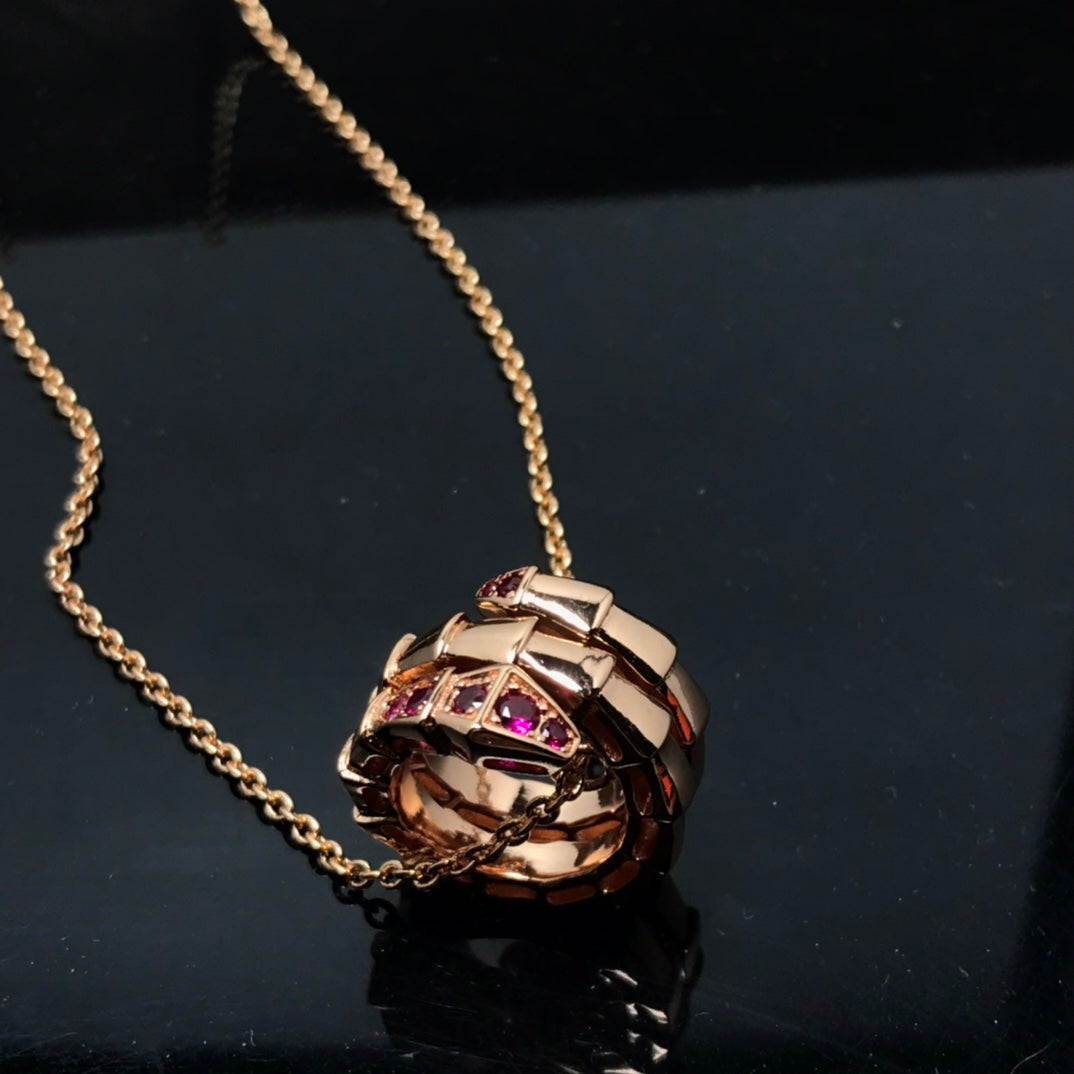 [kincade]SERPENTI PEDANT NECKLACE