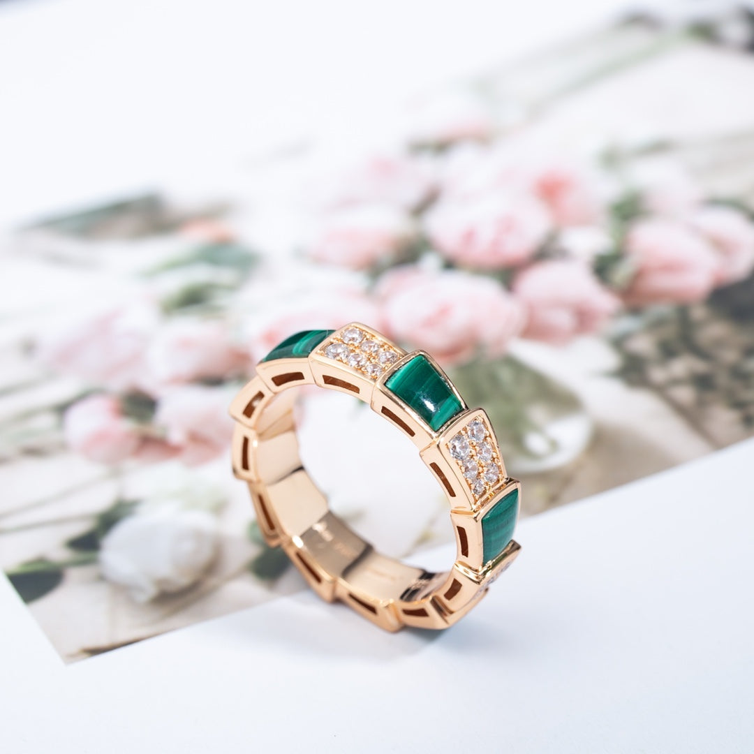 [kincade]SERPENTI RING PINK GOLD MALACHITE DIAMOND PAVED 4MM