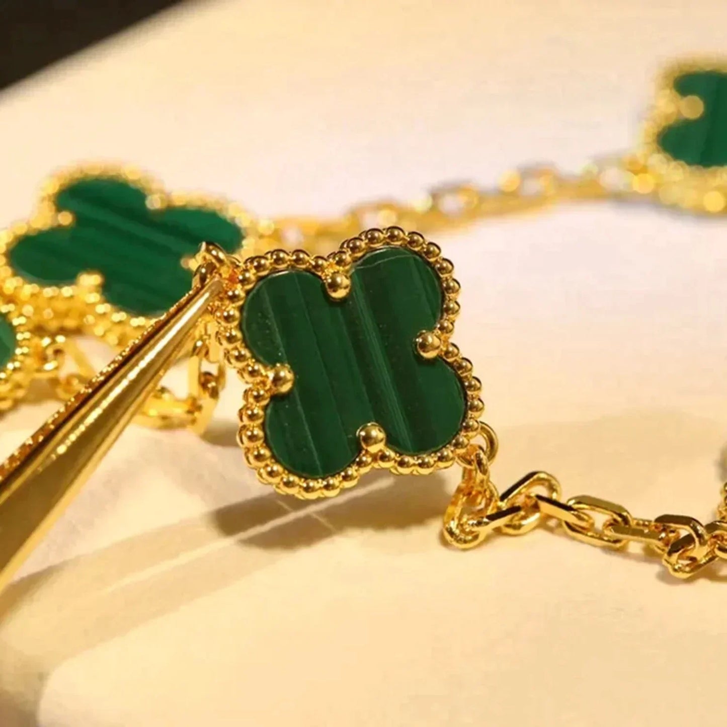 [kincade]CLOVER 5 MOTIFS MALACHITE BRACELET