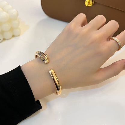 [kincade] PANTHERE GOLD OFFENES ARMBAND