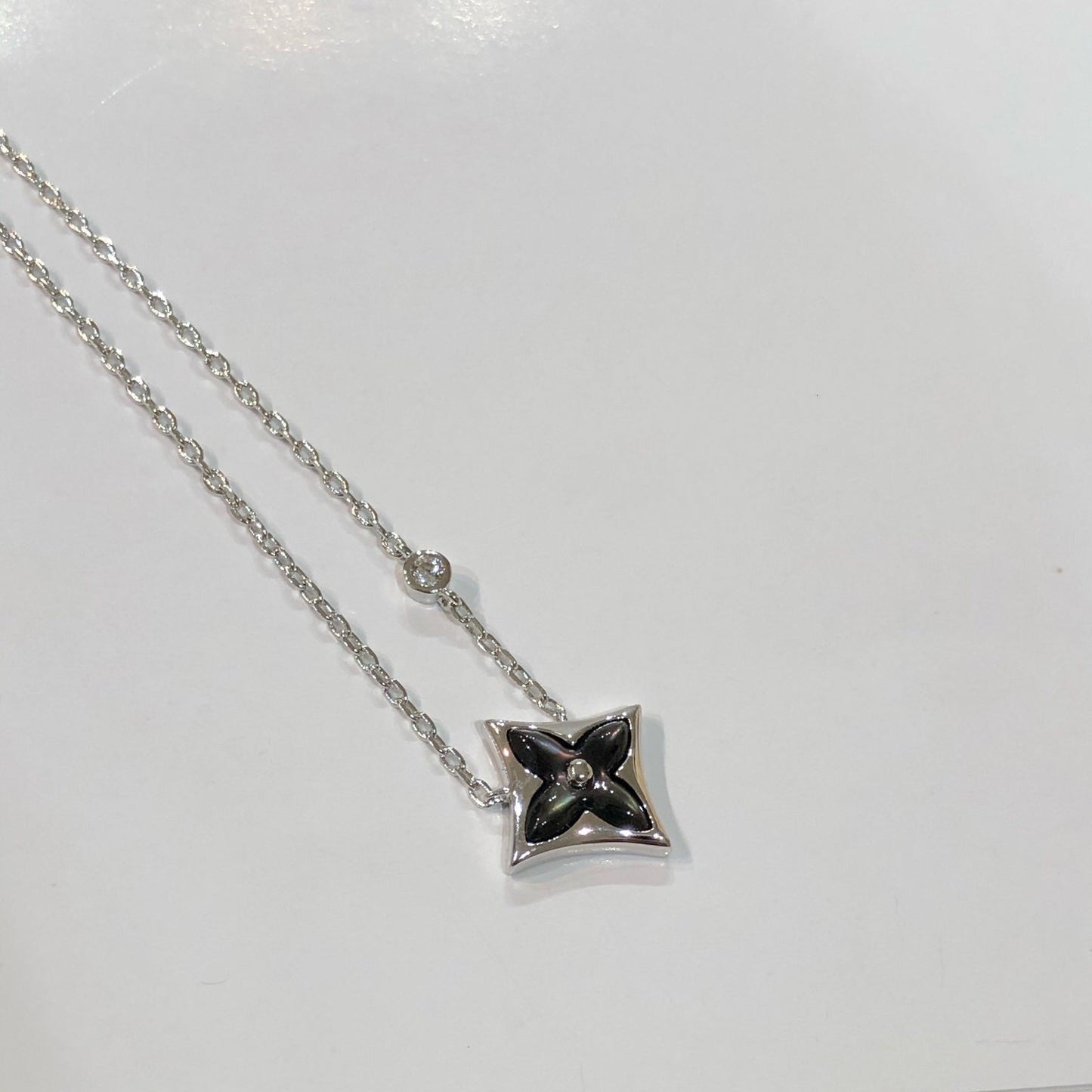 [kincade]STAR BLACK MOP NECKLACE