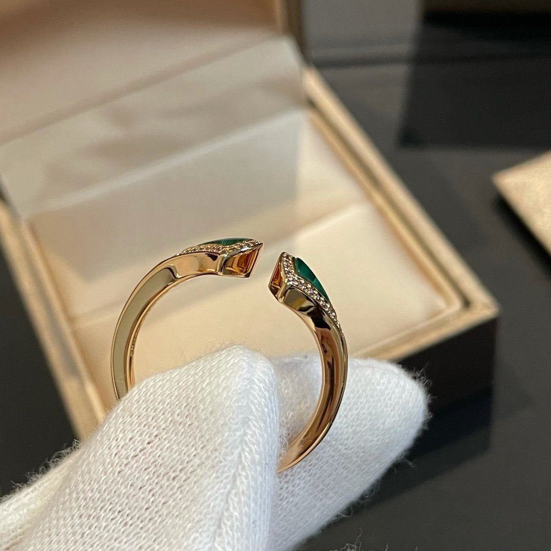 [kincade] OFFENER RING AUS MALACHIT UND DIAMANT „DREAM“