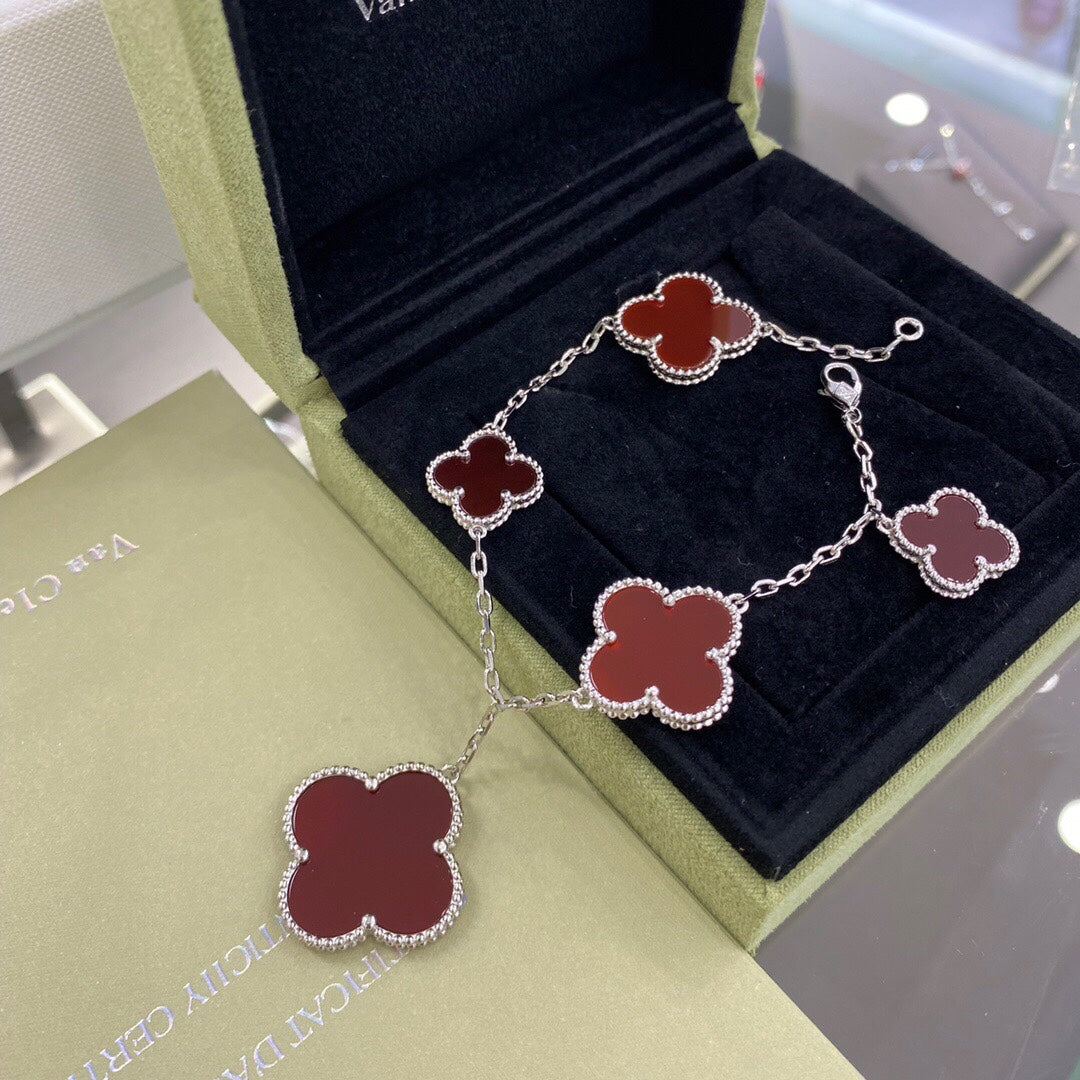 [kincade]CLOVER 5 MOTIFS SIVLER CARNELIAN BRACELET