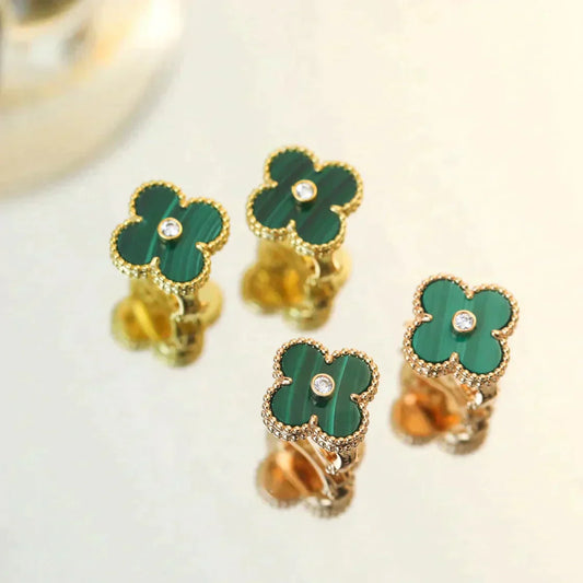 [kincade]CLOVER MEDIUM 1 MOTIFS MALACHITE DIAMOND EARRINGS