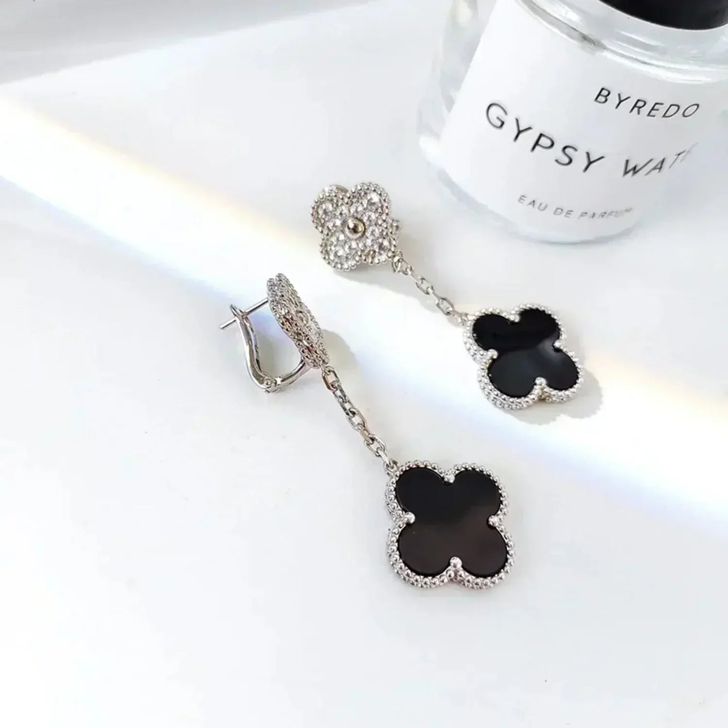 [kincade]CLOVER 2 MOTIFS DIAMOND ONYX OHRRINGE SILBER