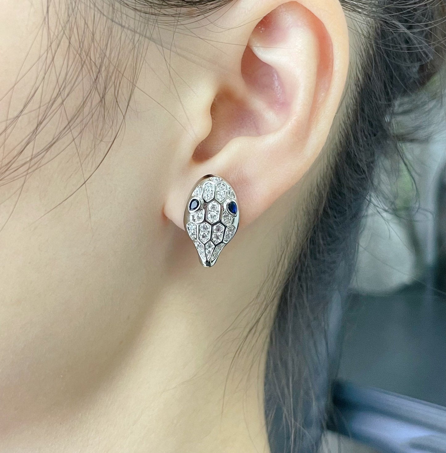 [kincade]SERPENT DIAMOND STUD EARRINGS