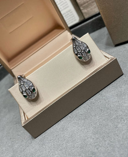 [kincade]SERPENT DIAMOND STUD EARRINGS