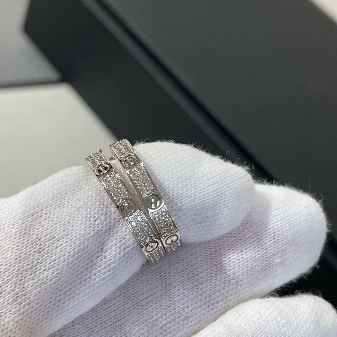 [kincade]LOVE DIAMOND SILVER HOOP EARRINGS