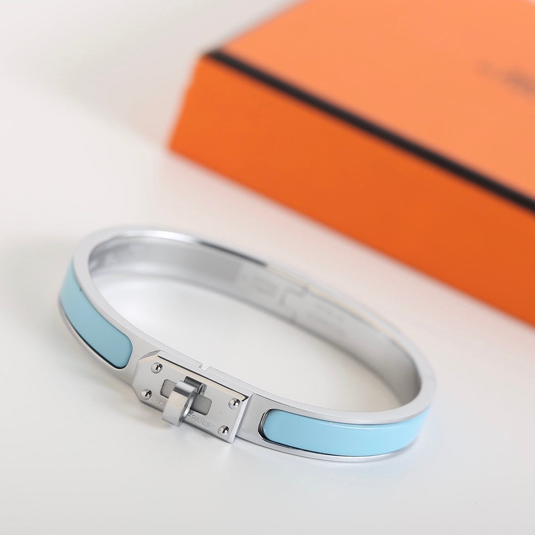 [kincade] HM KELLY CLOUD BLAU ARMBAND