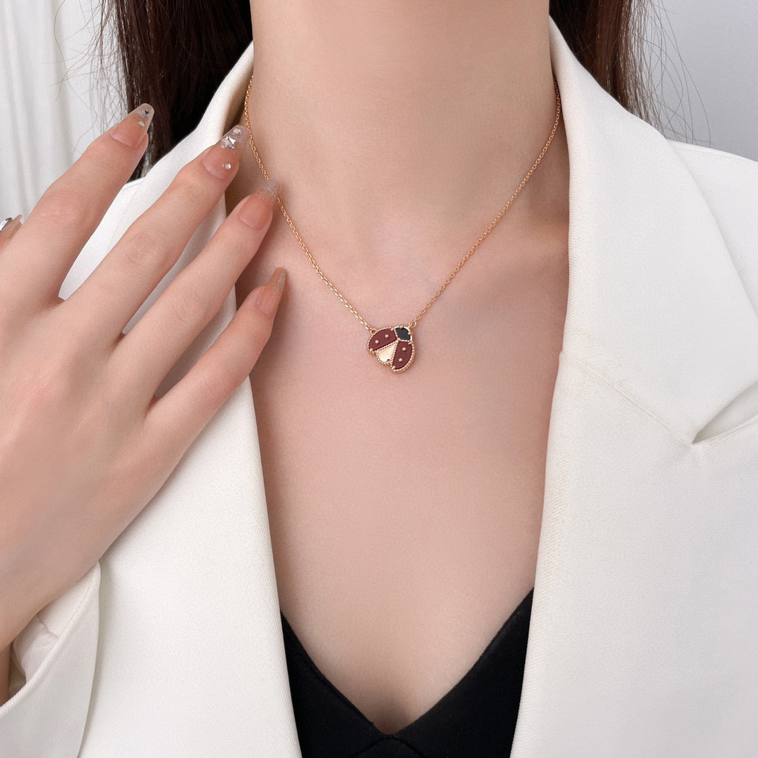 [kincade]LUCKY  CARNELIANS LADYBUG NECKLACE