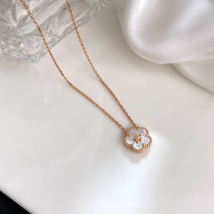 [kincade]WHITE MOP  PLUM BLOSSOM NECKLACE