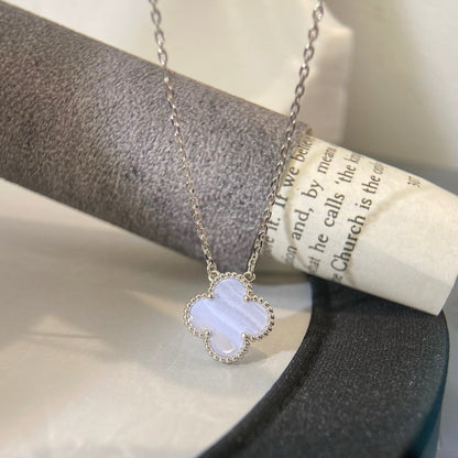 [kincade]CLOVER 15MM BLUE CHALCEDONY NECKLACE SILVER