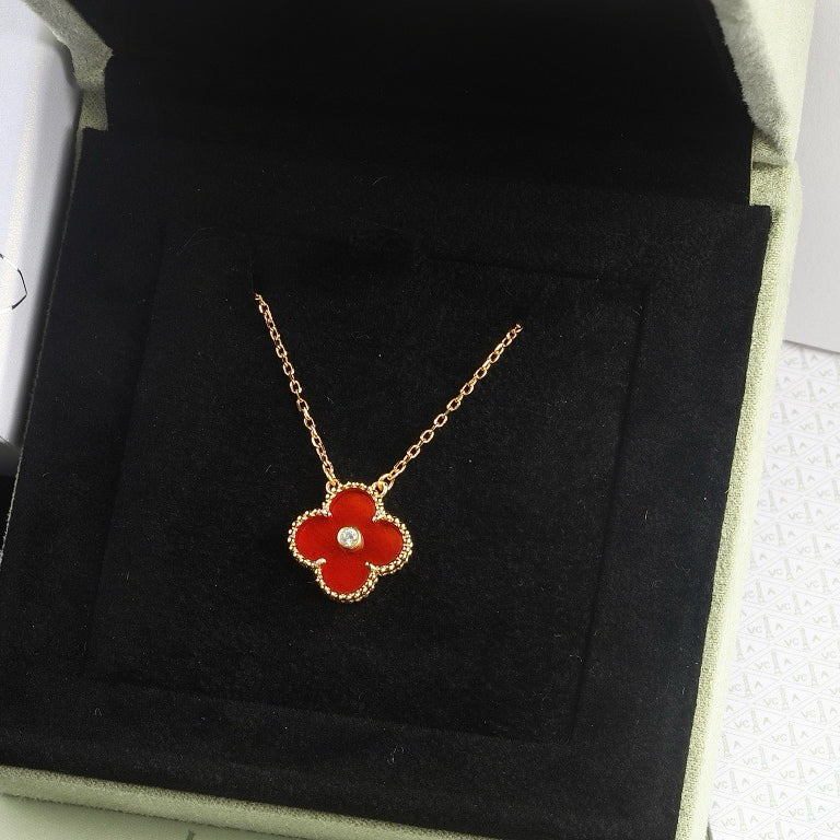 [kincade]CLOVER 15MM DIAMOND CARNELIAN NECKLACE