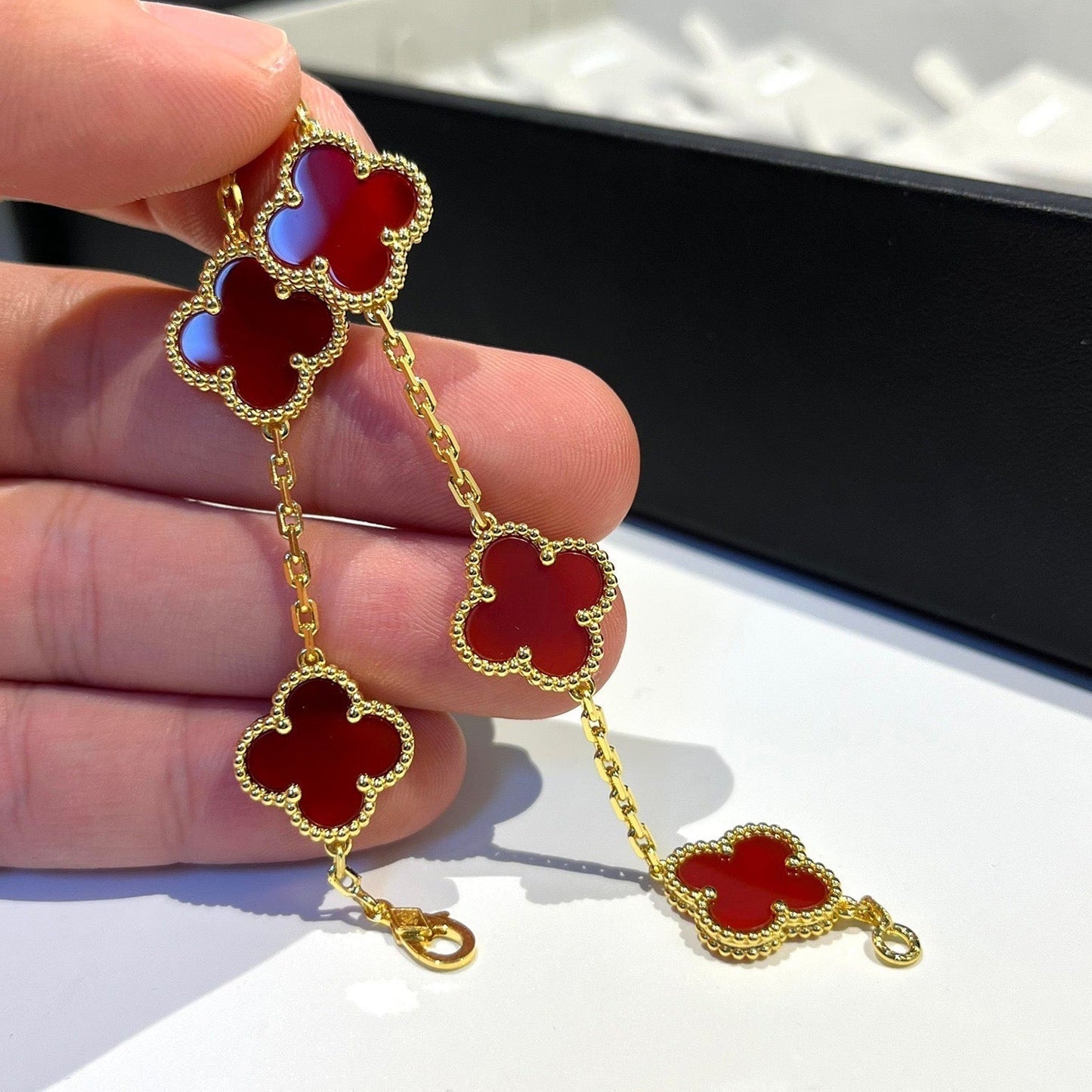 [kincade]CLOVER 5 MOTIFS RED AGATE  BRACELET