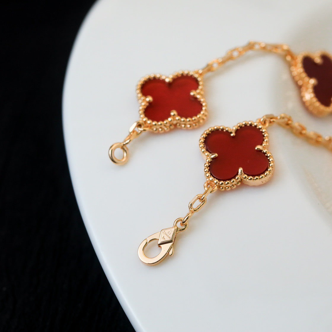 [kincade]CLOVER 5 MOTIFS RED AGATE  BRACELET