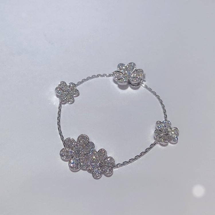 [kincade]FRIVOLE SILVER 5 FLOWERS BRACELET