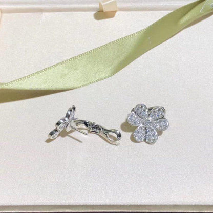 [kincade]FRIVOLE SILVER FLOWER DIAMOND EARRINGS