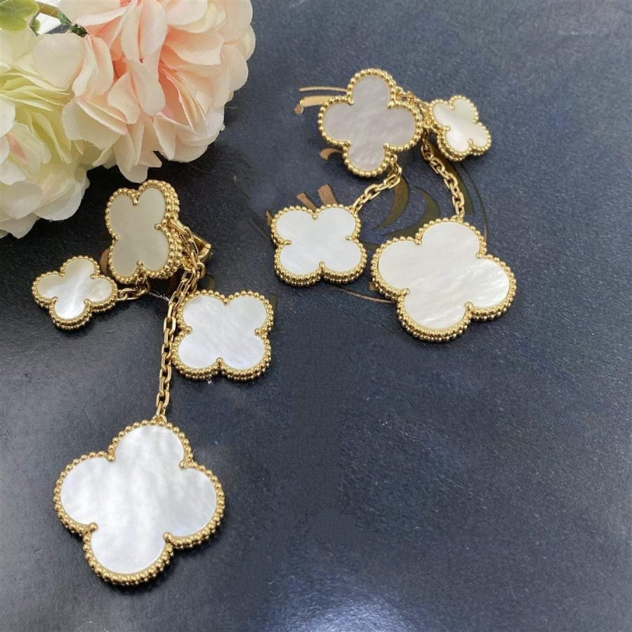 [kincade]CLOVER EARRINGS WHITE MOP 4 MOTIFS GOLD