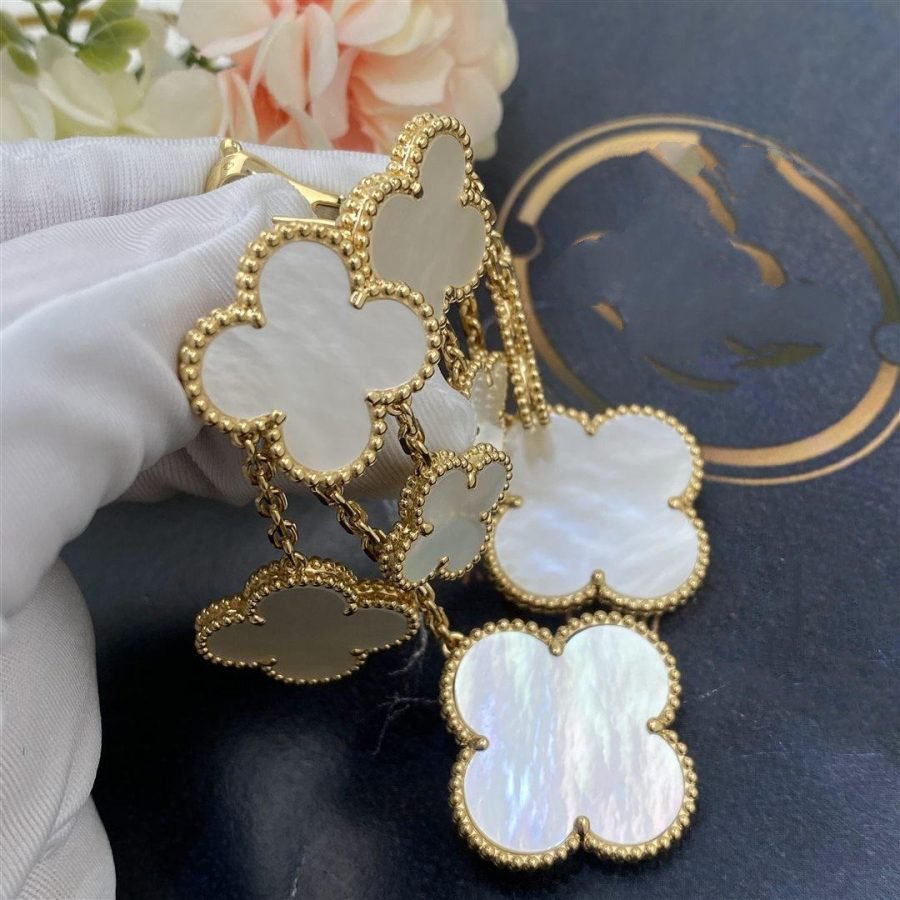 [kincade]CLOVER EARRINGS WHITE MOP 4 MOTIFS GOLD