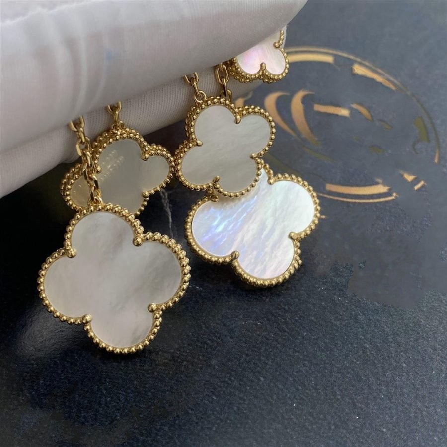 [kincade]CLOVER EARRINGS WHITE MOP 4 MOTIFS GOLD